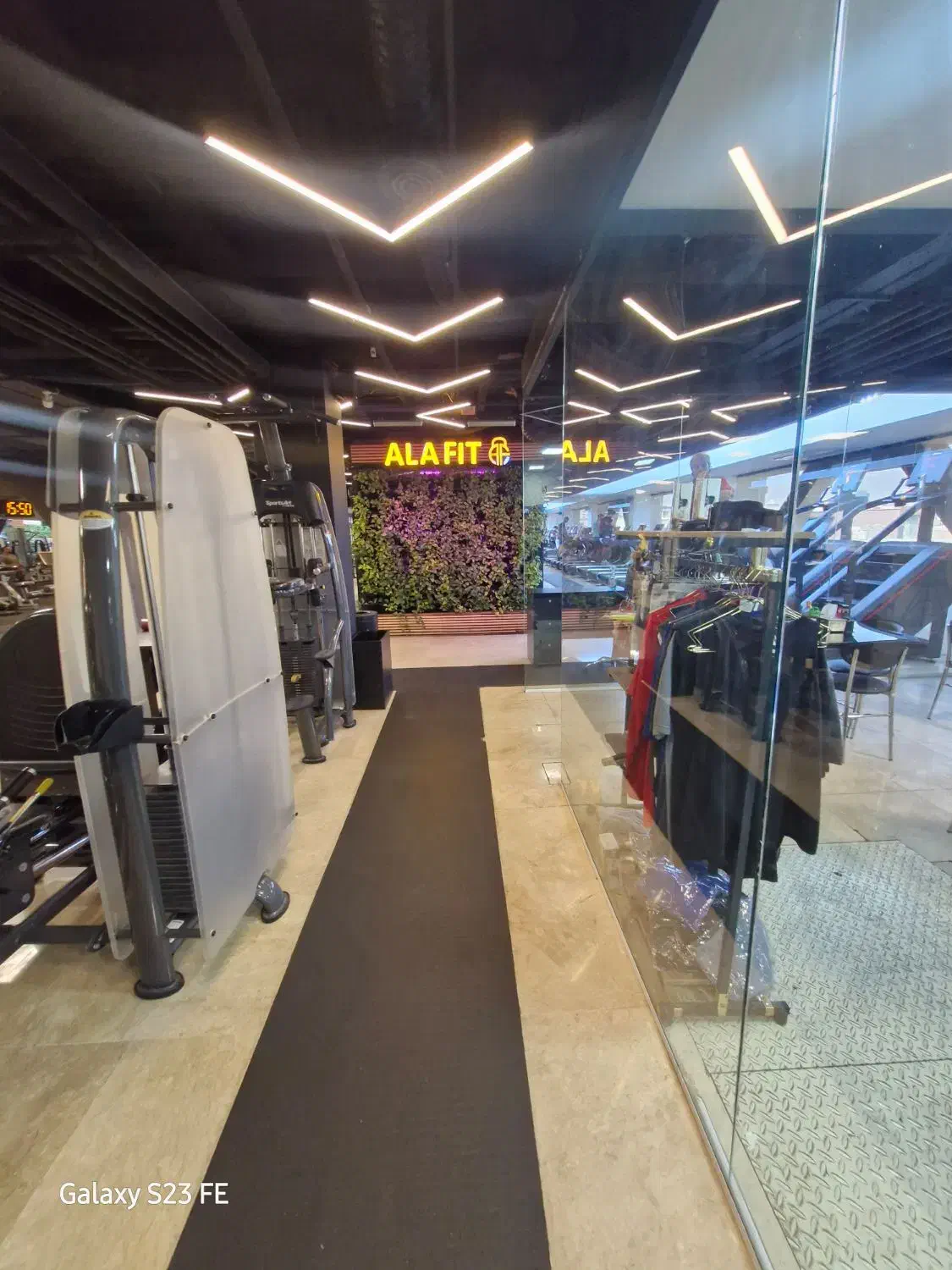 کمک آشپزکارگرساده اتباع آشپزخانه بوفه باشگاه|استخدام خدمات فروشگاه و رستوران|تهران, شیخ هادی|دیوار