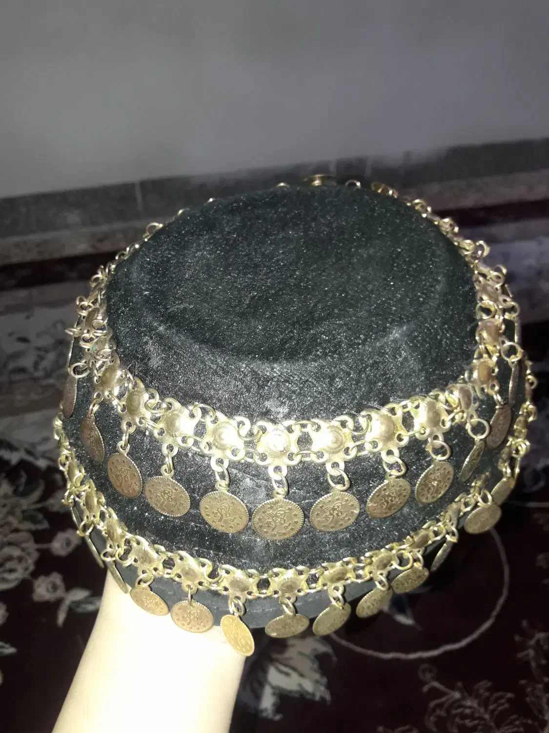 کلاه مجلسی|لباس|کرمانشاه, |دیوار
