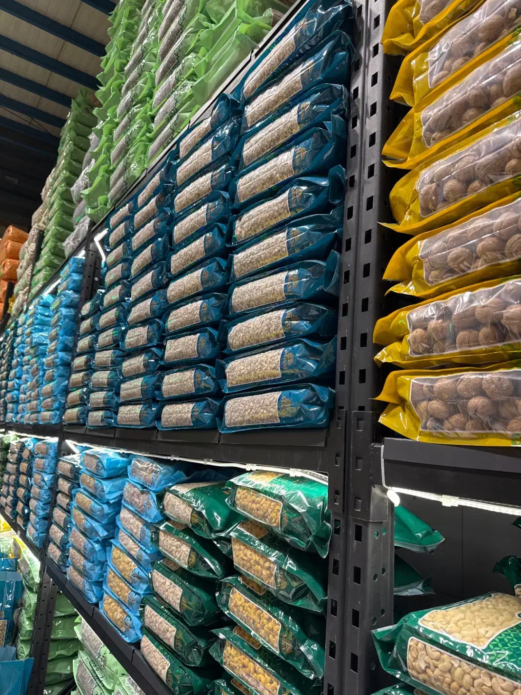 پذیرش نیروی ساده اقا و جوان|استخدام خدمات فروشگاه و رستوران|مشهد, کارمندان دوم|دیوار