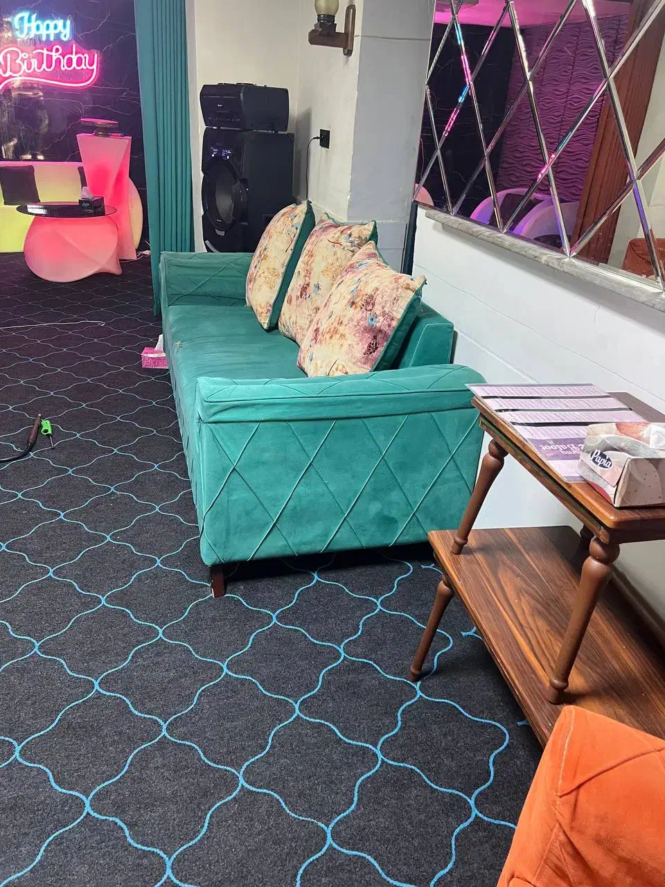 مبل ۷ نفره|مبلمان خانگی و میز عسلی|گالیکش, |دیوار