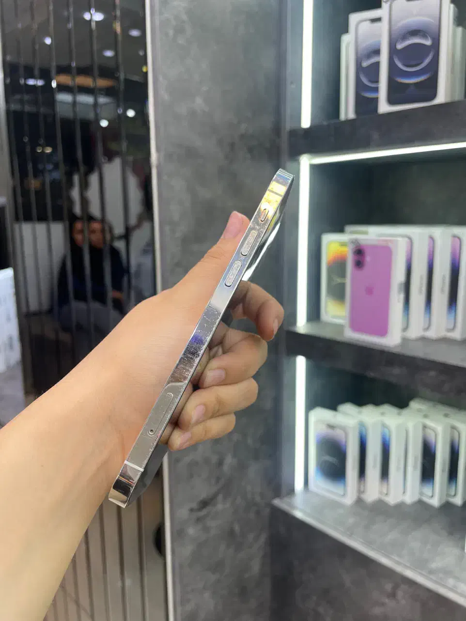 12 pro/silver/256g/ضمانت طلا|موبایل|اصفهان, احمدآباد|دیوار