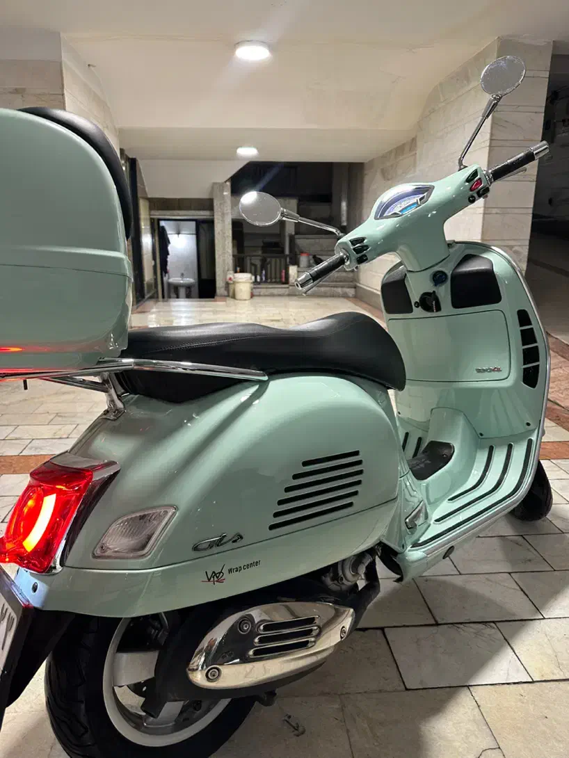 Vespa gts hpe|موتورسیکلت|تهران, پاسداران|دیوار