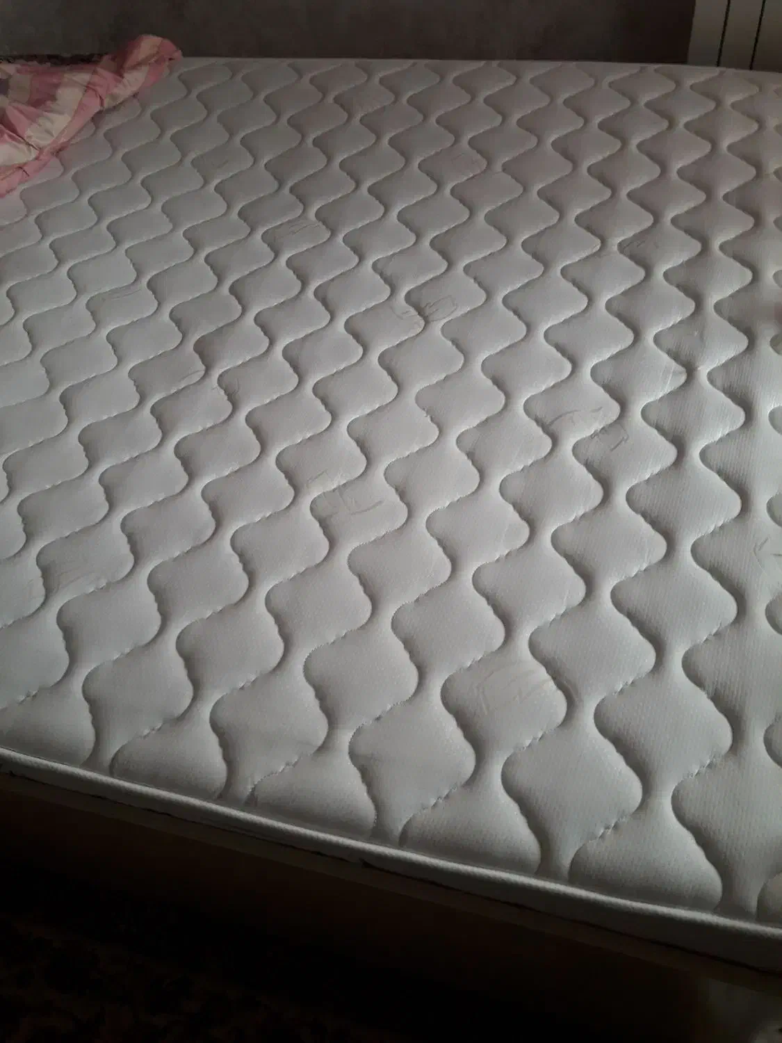 تشک‌تخت‌دونفره‌|تشک تختخواب|صومعه‌سرا, |دیوار