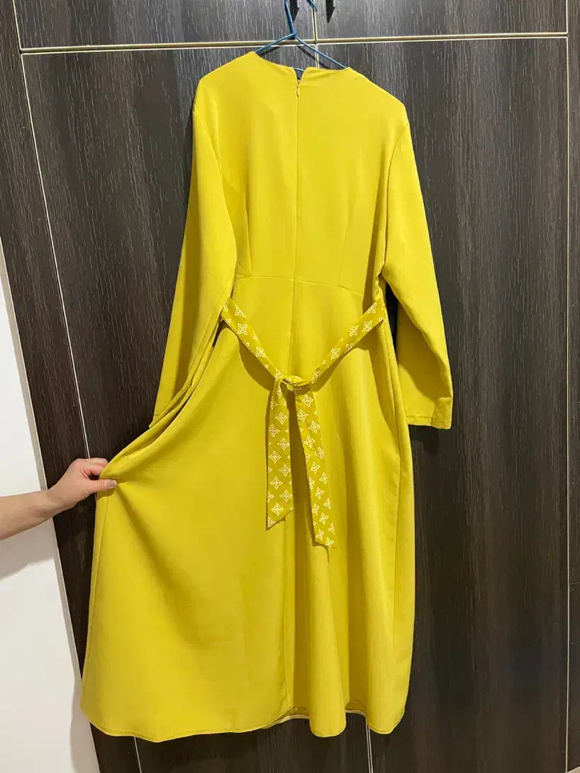 لباس|لباس|سیرجان, |دیوار