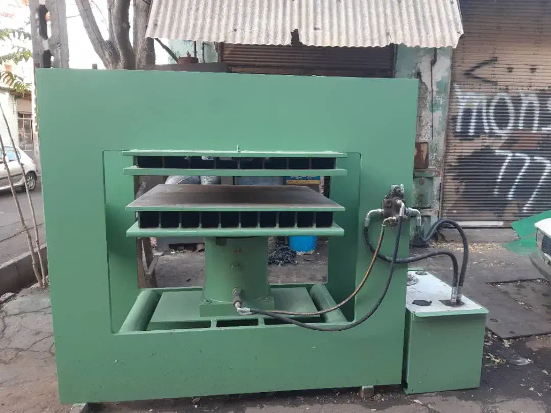 دستگاه پرس هیدرولیک لاستیک گازی و برقی عرض ۲متر|ماشینآلات صنعتی|تهران, پامنار|دیوار