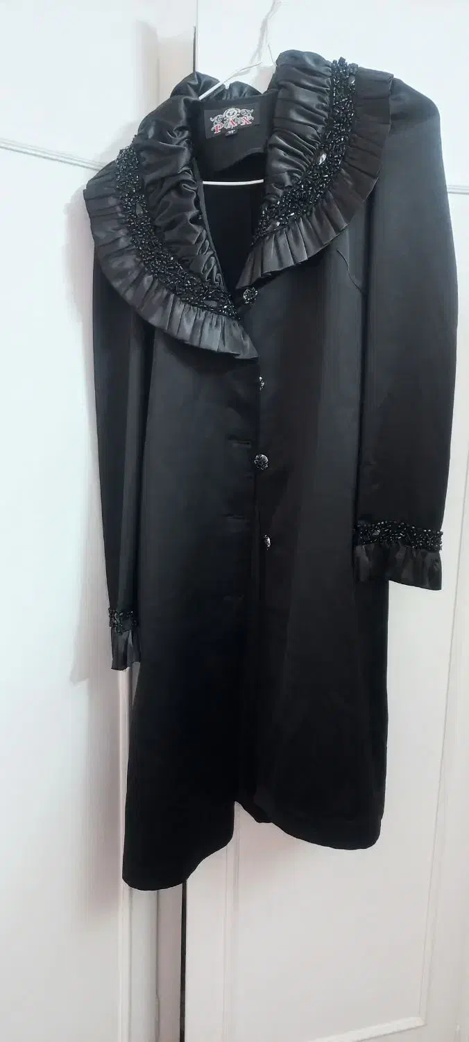 شومیز مانتو کیف|کیف، کفش، کمربند|ری, علایین|دیوار