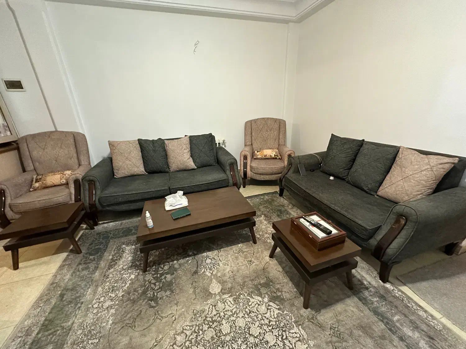 فرش ۹ متری طرح مدرن نو مبل 7 نفره و عسلی|فرش|تهران, وحیدیه|دیوار