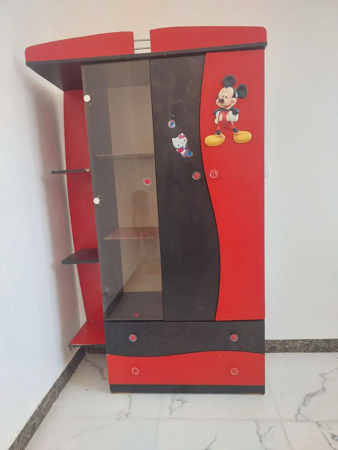 کمد کودک|اسباب و اثاث بچه|صدرا-فارس, فاز ۱|دیوار