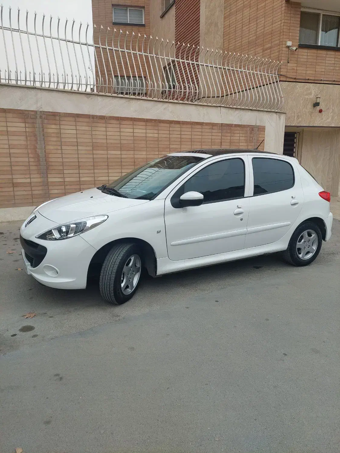 معاوضه ۲۰۷ با ساینا،کوییک،تیبا|خودرو سواری و وانت|اصفهان, مشکین|دیوار