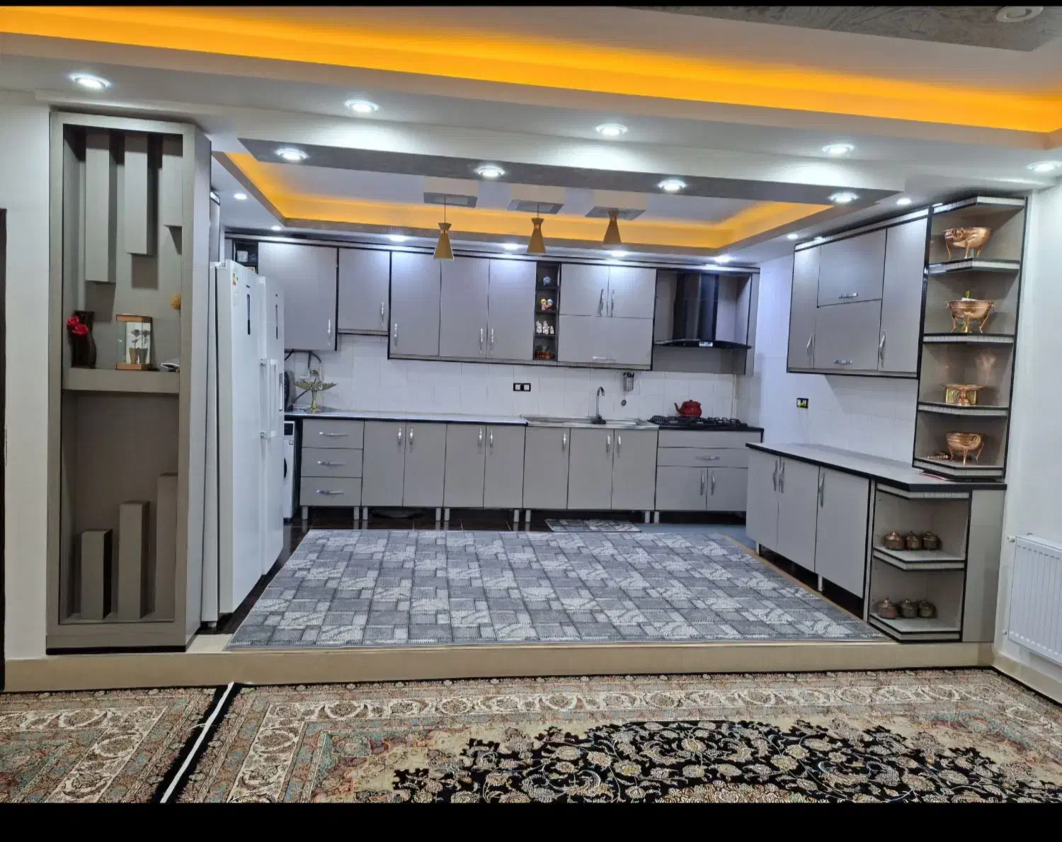 کابینت سالم و زیبا همراه گاز و هود|مصالح و تجهیزات ساختمان|دورود, |دیوار