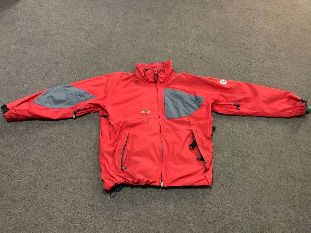 باد گیر|لباس|رشت, حمیدیان|دیوار