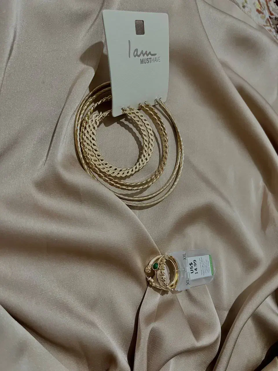 زیورآلات انگشتر گوشواره بدلیجات اکسسوری|بدلیجات|تهران, الهیه|دیوار