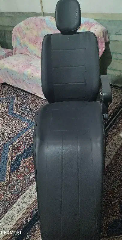 صندلی آرایشی|آرایشگاه و سالن‌های زیبایی|زرند, |دیوار