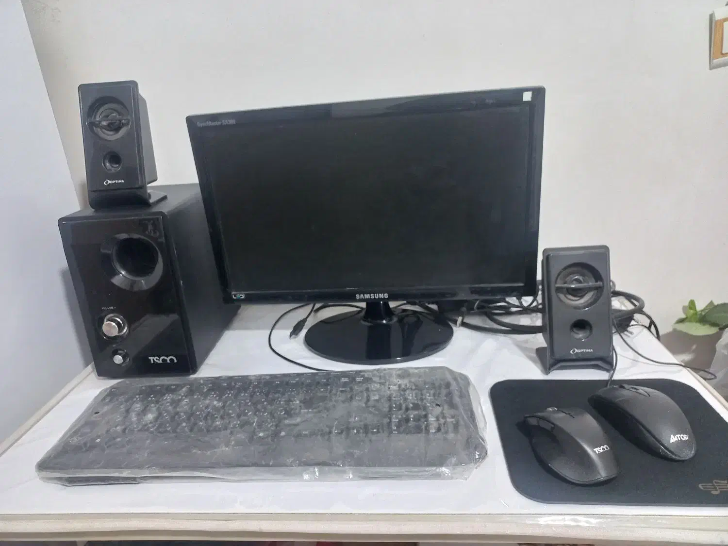 کامپیوتر|رایانه رومیزی|سبزوار, قلعه‌نو دهزار|دیوار