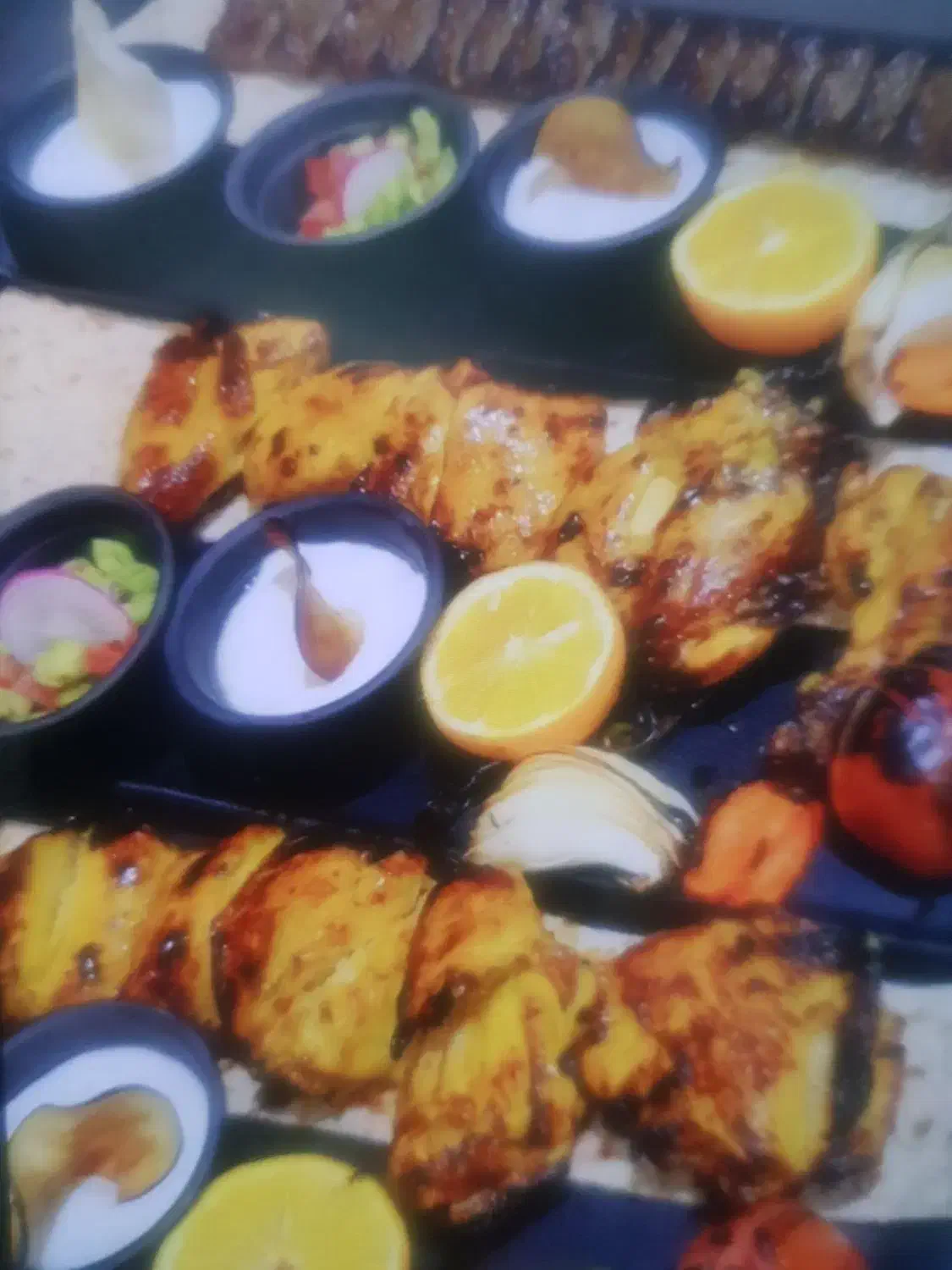 استخدام نیروی گریل و سالاد زن و نیروی سالندار|استخدام خدمات فروشگاه و رستوران|اصفهان, بهارستان|دیوار