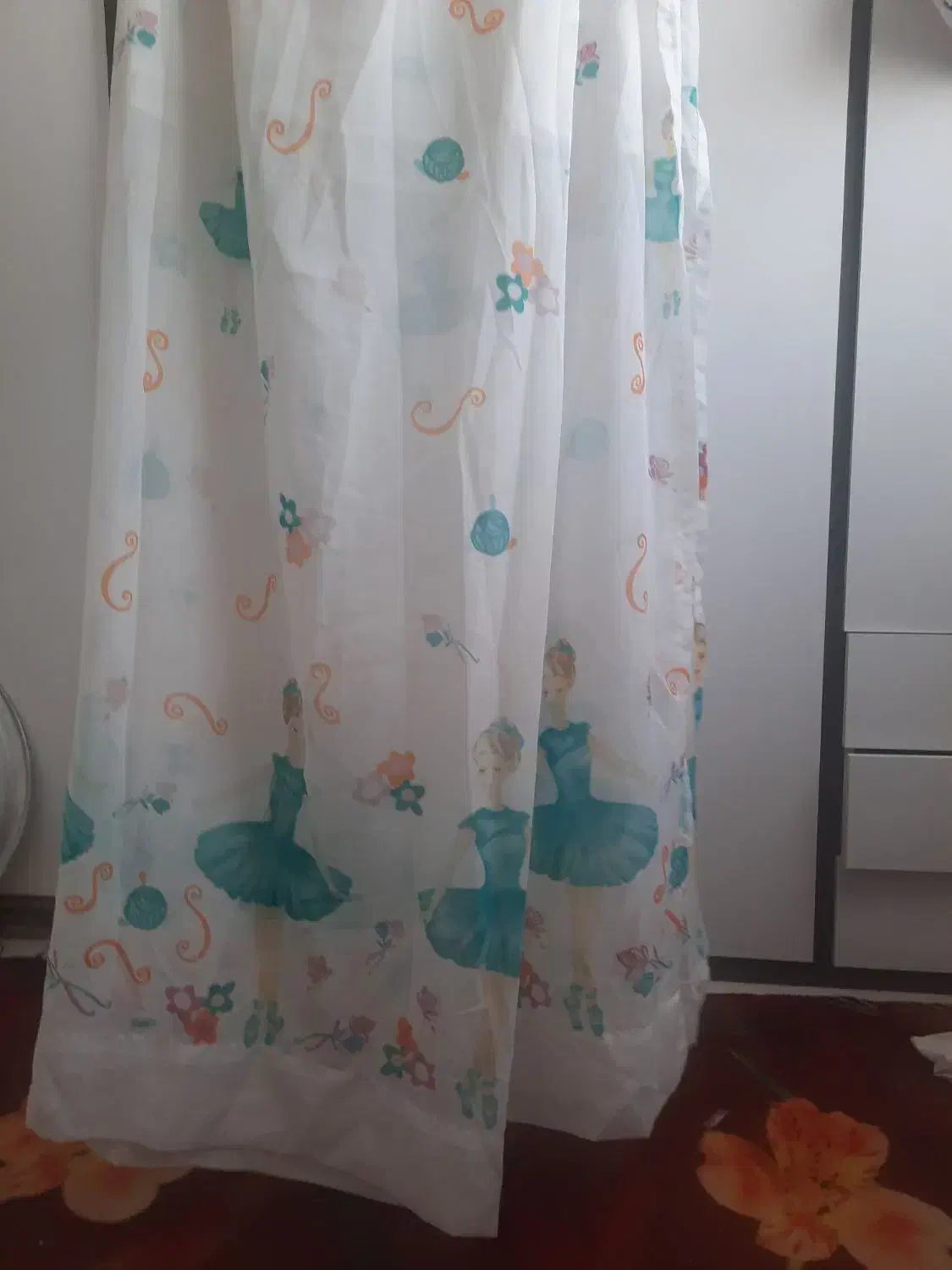 دوعدد پرده و لباس ورزشی کشتی|حراج|گلبهار, شهر جدید گلبهار|دیوار