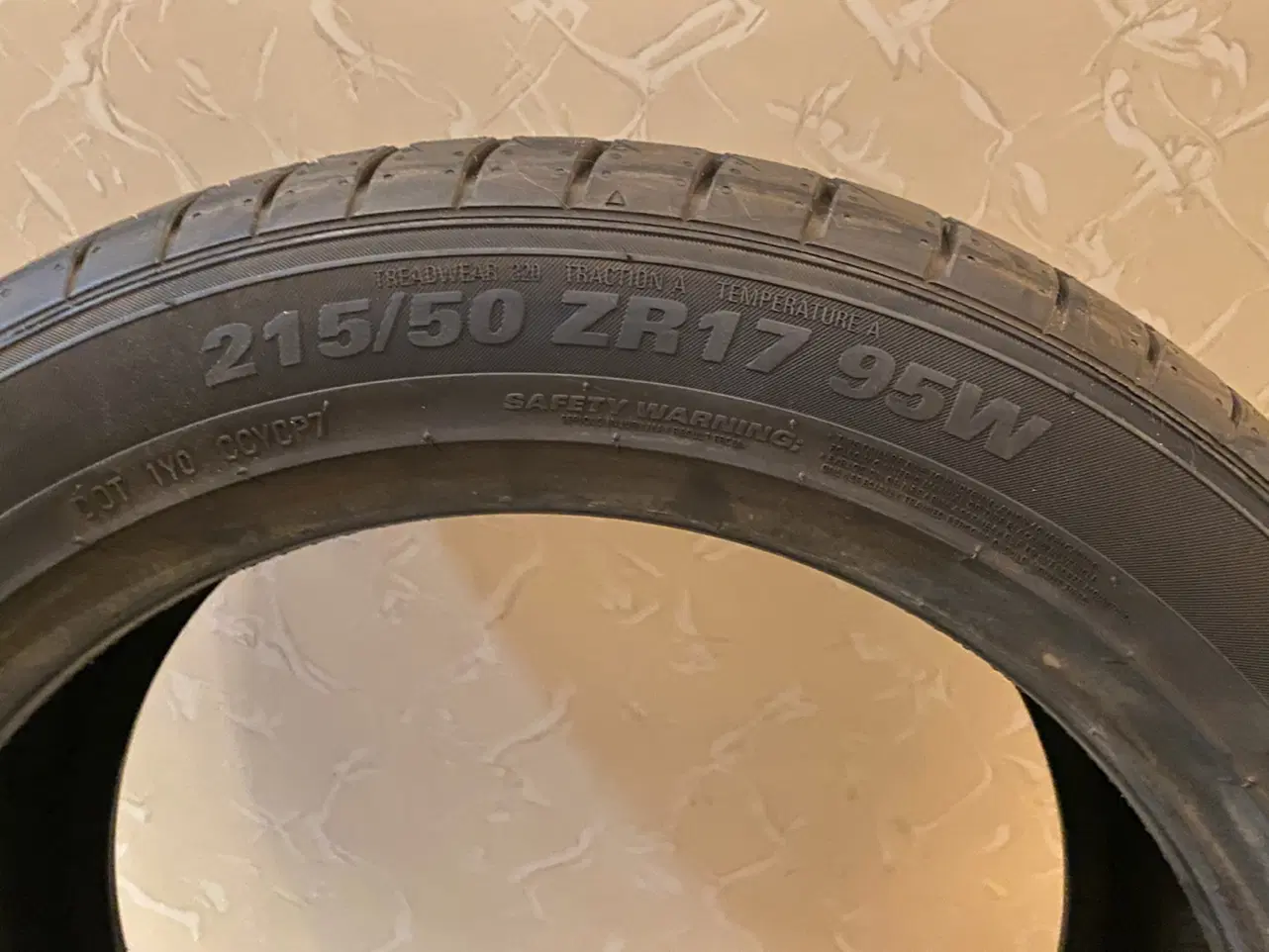 لاستیک 17 50 215 کومهو|قطعات یدکی و لوازم جانبی|تهران, تهرانپارس جنوبی|دیوار