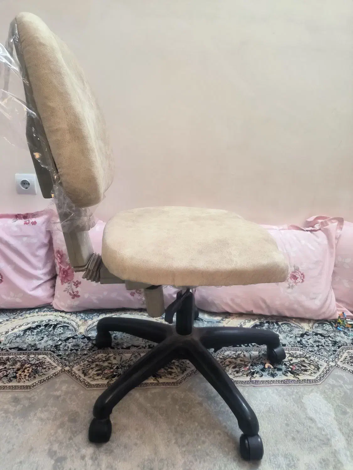 صندلی جک دار|صندلی و نیمکت|مشهد, سیلو|دیوار