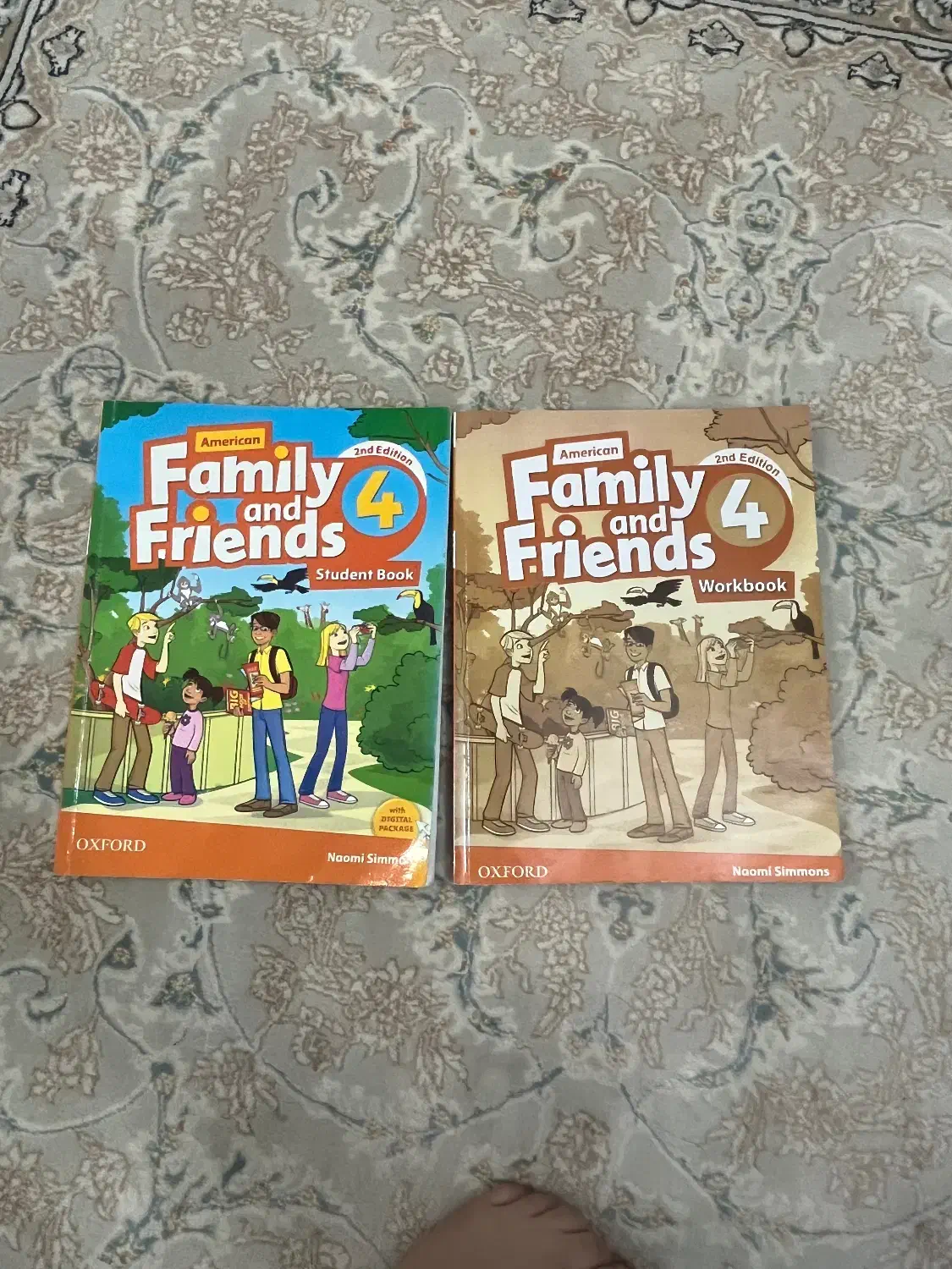 کتاب زبان فامیلی ۴|کتاب و مجله آموزشی|گلبهار, شهر جدید گلبهار|دیوار