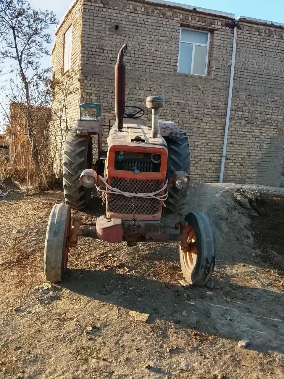 تراکتور رومانی به همراه ادوات کشاورزی|خودرو سنگین|شازند, |دیوار