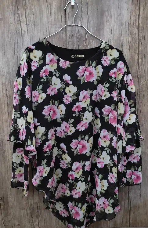 دو عدد پانچ و یک تونیک|لباس|فرمهین, |دیوار