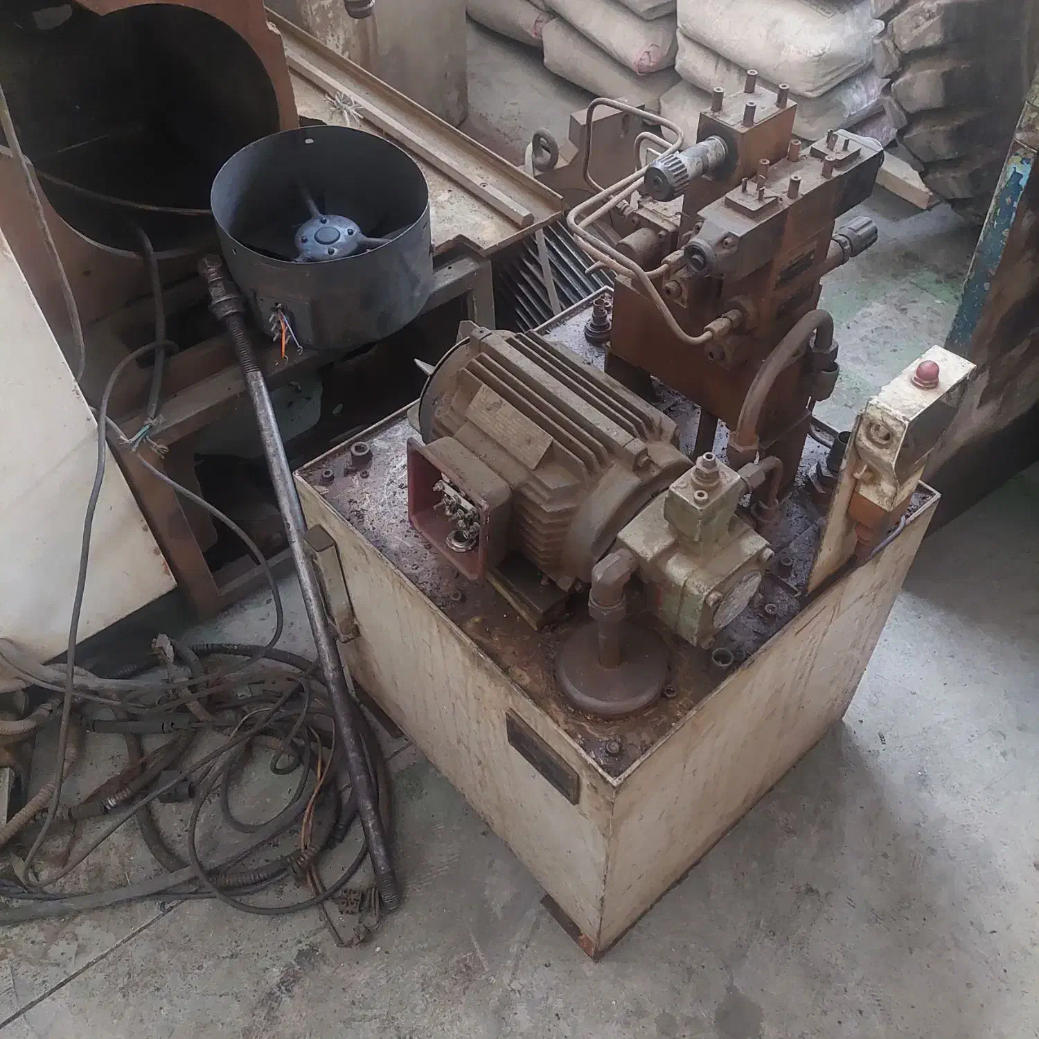 دستگاه تراش سی ان سی|ماشین‌آلات صنعتی|صوفیان, |دیوار