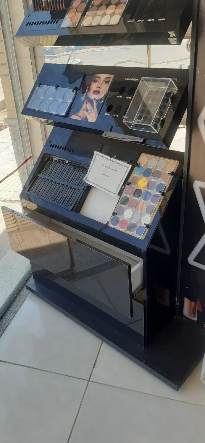 استند آرایشی مک دارای دو کشو بزرگ|آرایشی، بهداشتی، درمانی|مبارکه, |دیوار