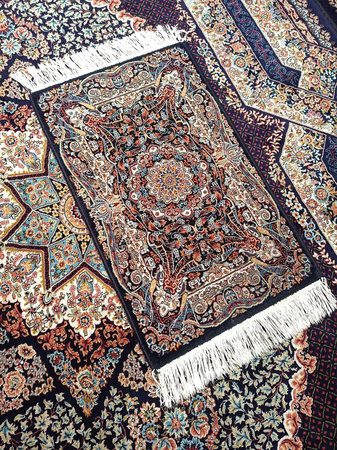 فرش شیش متری و چهار متری|فرش|کوچصفهان, |دیوار