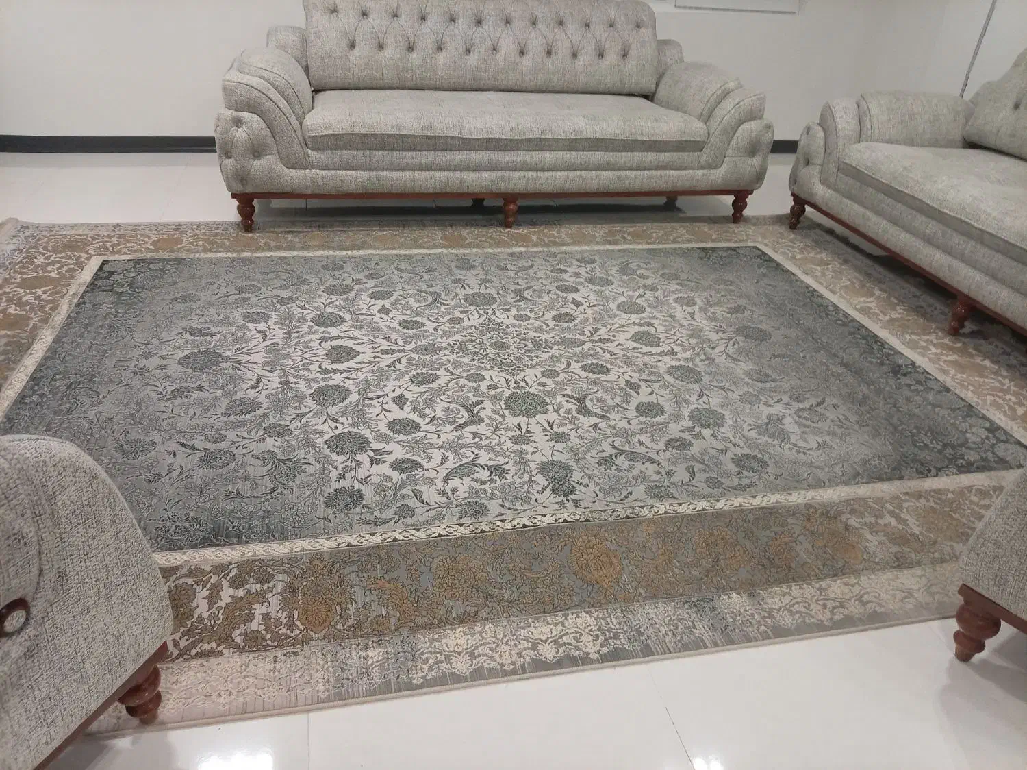 فرش 9 متری|فرش|تهران, جوانمردان (اندیشه)|دیوار