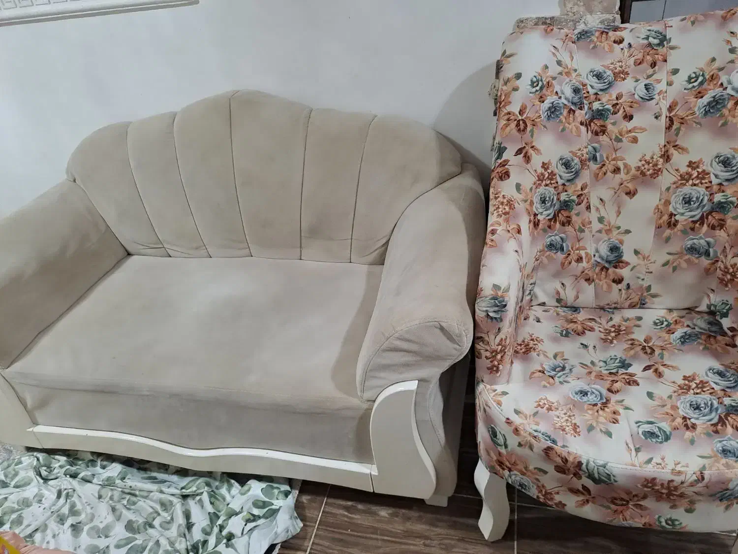 مبل ۶نفره|مبلمان خانگی و میز عسلی|رشت, هلال احمر|دیوار