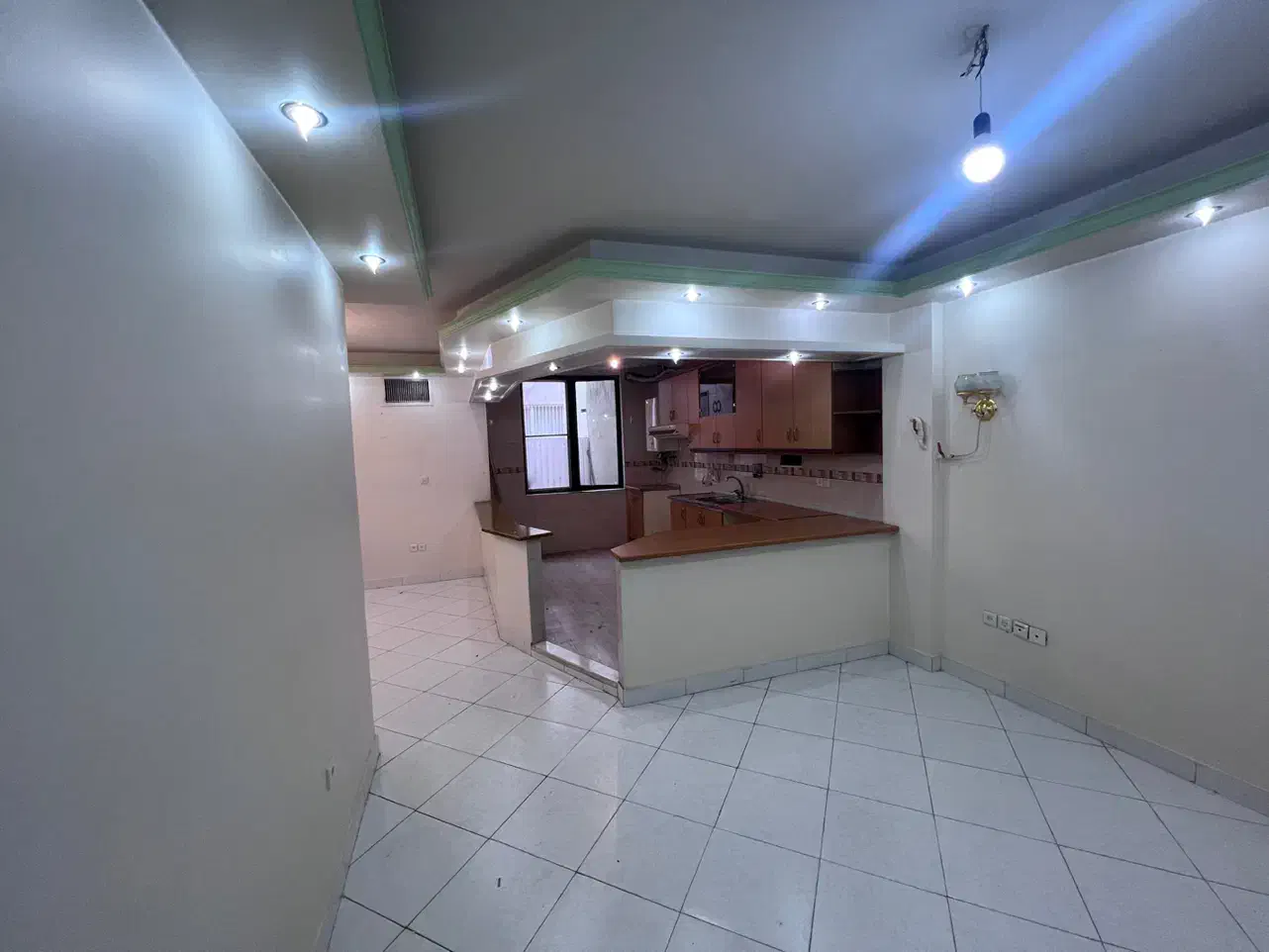 ۶۵ متری/۱۶ متری اول جنوبی/زوج یا مجرد موجه خانم