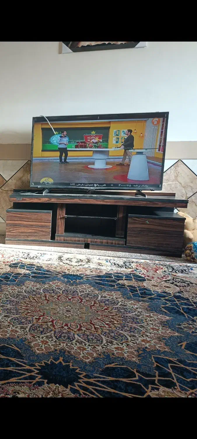میز تلویزیون استفاده شده ولی تمیز تمیزه تخفیف جزیی|میز تلویزیون|اهواز, کوی آغاجاری|دیوار