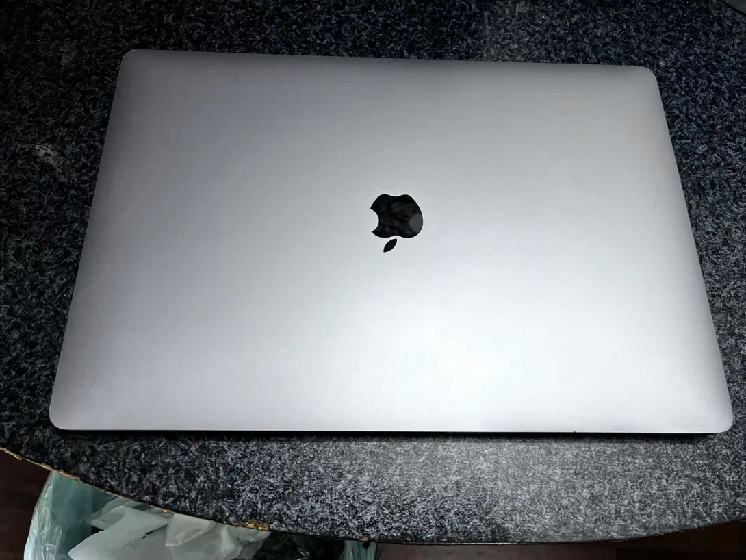 macbook pro 2019|رایانه همراه|شیراز, سینما سعدی|دیوار