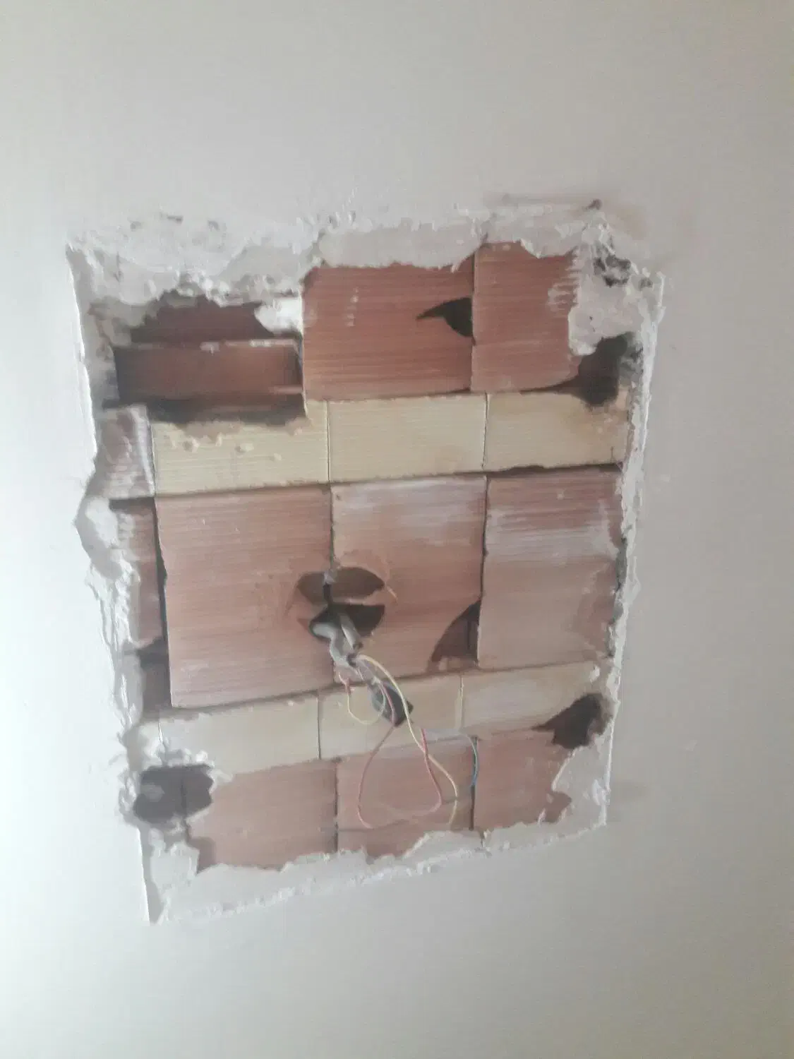 گچ کار خرده گچ، لکه گیری تخریب گچکار،ایزوگام|خدمات پیشه و مهارت|تهران, شهرک غرب|دیوار