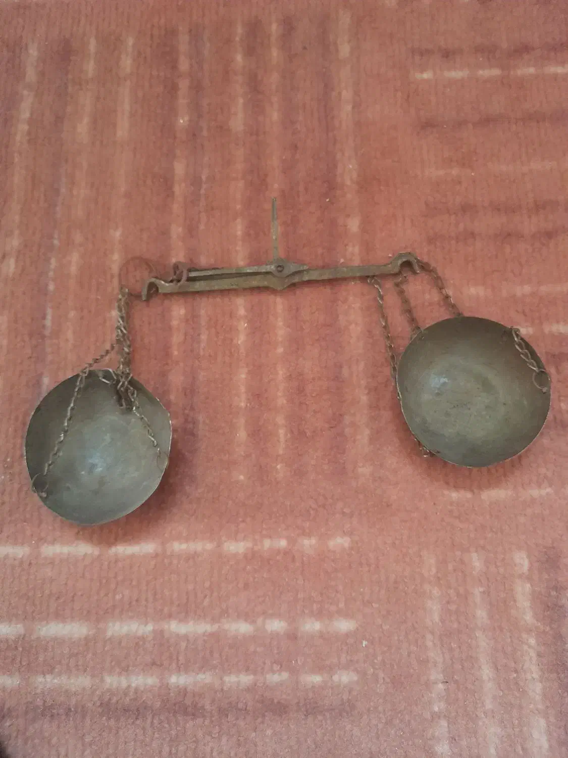 ترازو قدیمی بهفروش یرسد فقط تماس پاسخگو هستم|کلکسیون اشیاء عتیقه|شیراز, مسلم|دیوار