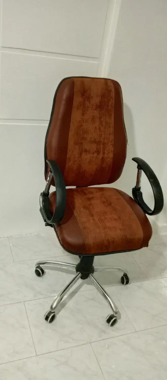 صندلی گردون پایه سنگین|مبلمان اداری|تربتحیدریه, میدان مرکزی|دیوار