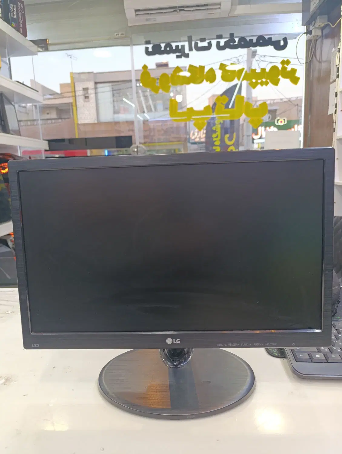 مانیتور LG|قطعات و لوازم جانبی رایانه|بندر ماهشهر, |دیوار