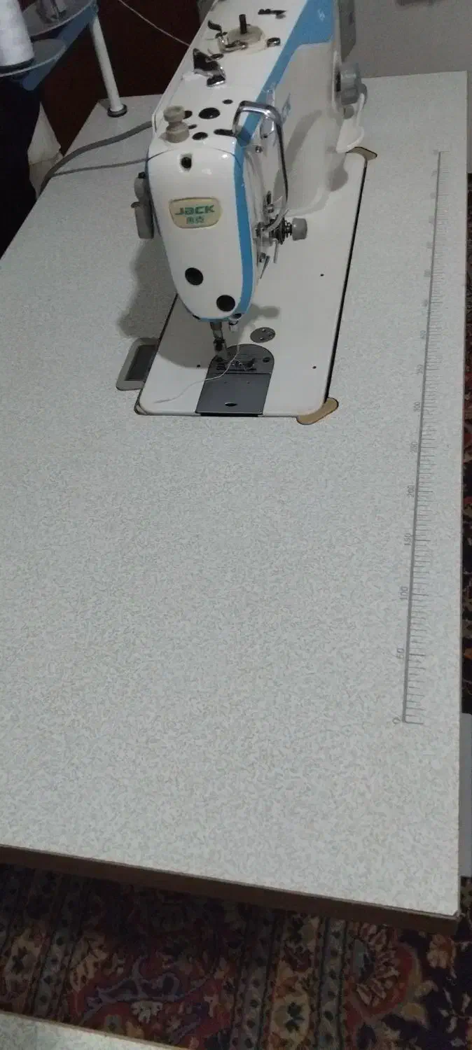 چرخ خیاطی صنعتی جک f4باسردوزپنج نخ دینام سرخود|لوازم خیاطی و بافتنی|بابل, |دیوار