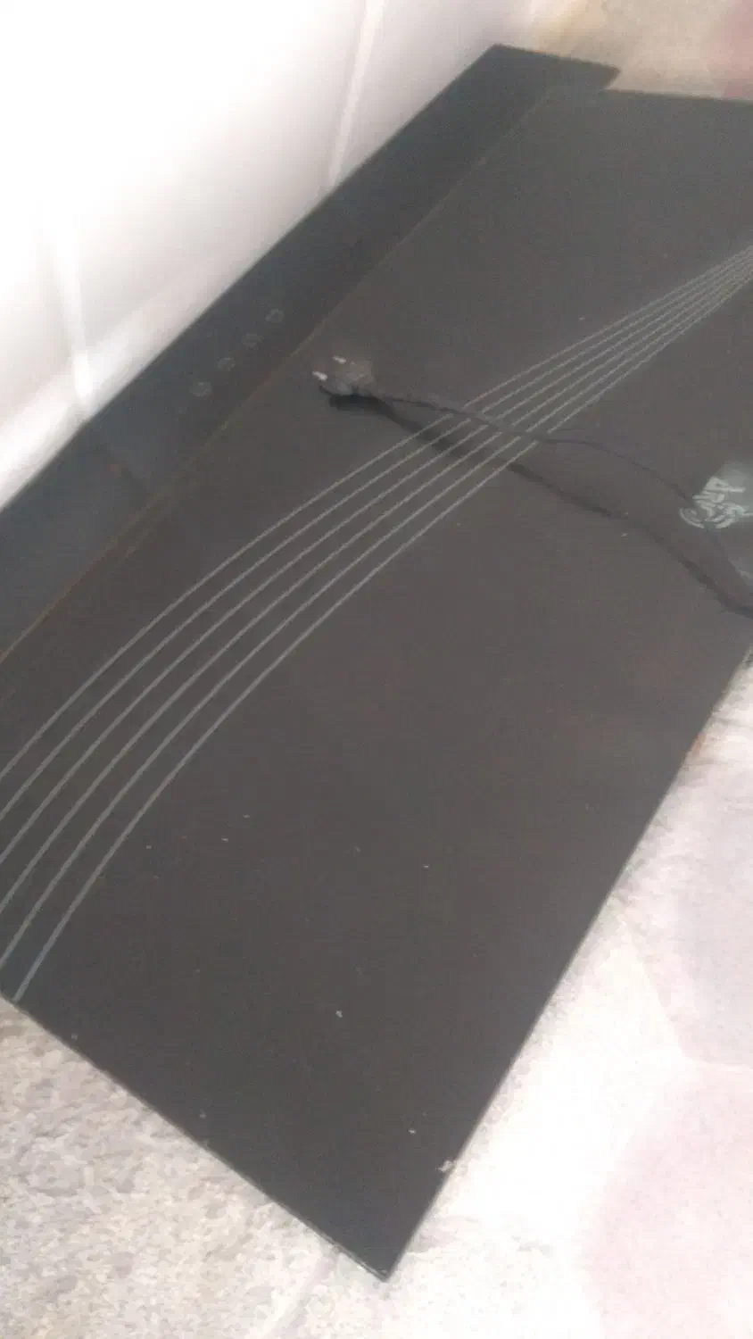 هود لمسی آریو|هود|نیشابور, بنیاد شهید|دیوار