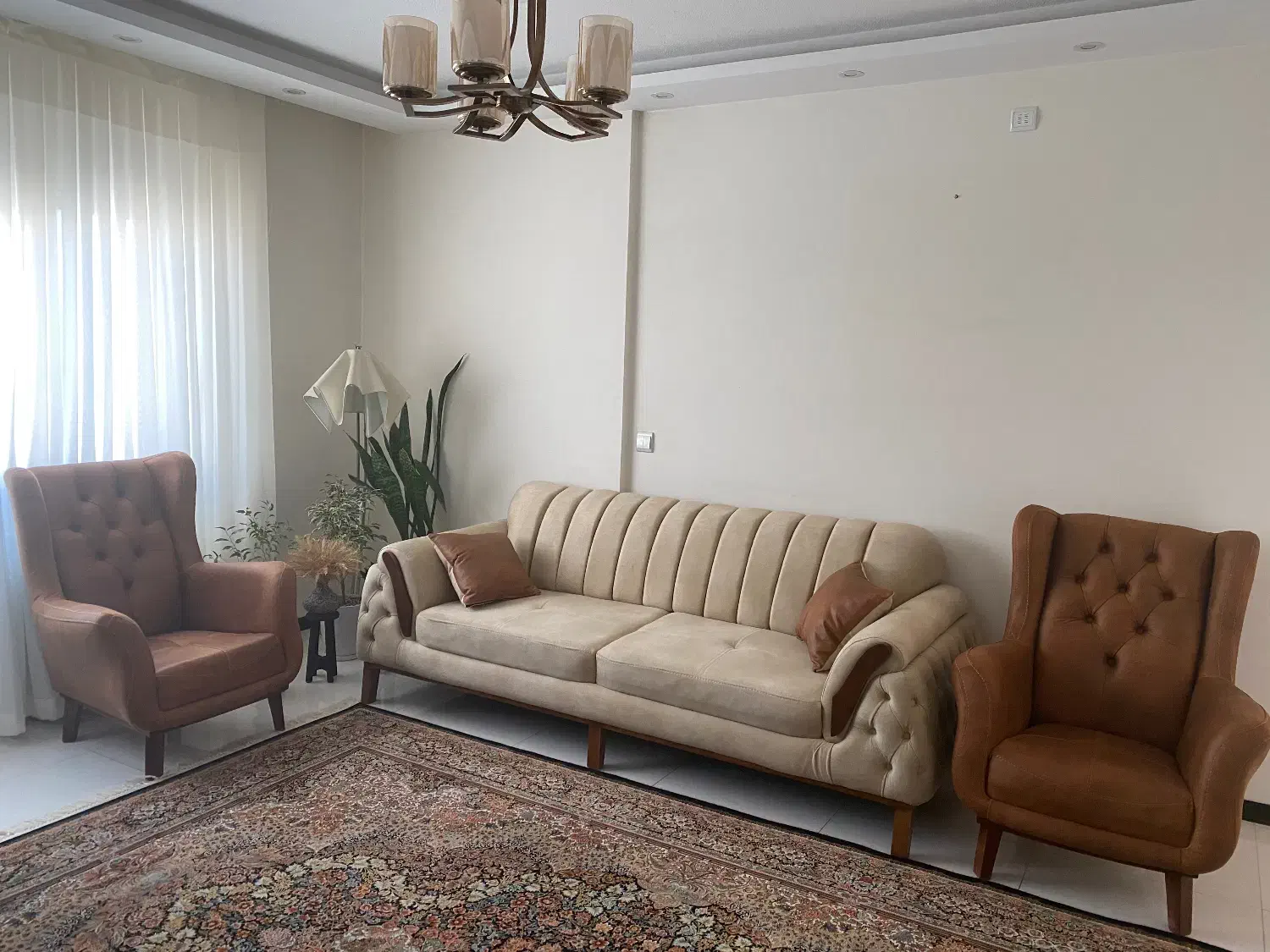 فروش مبلمان و میزنهارخوری مدل چستر در حد نو|مبلمان خانگی و میز عسلی|اندیشه, اندیشه فاز ۴|دیوار