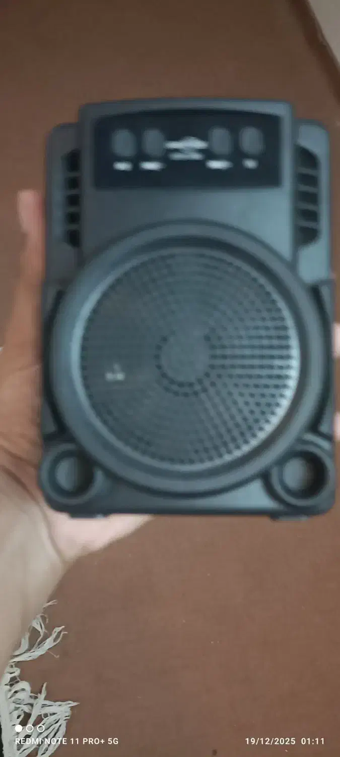 باسلام خدمت شما یگ عدد اسپیکر|پخش‌کننده همراه|یزد, |دیوار