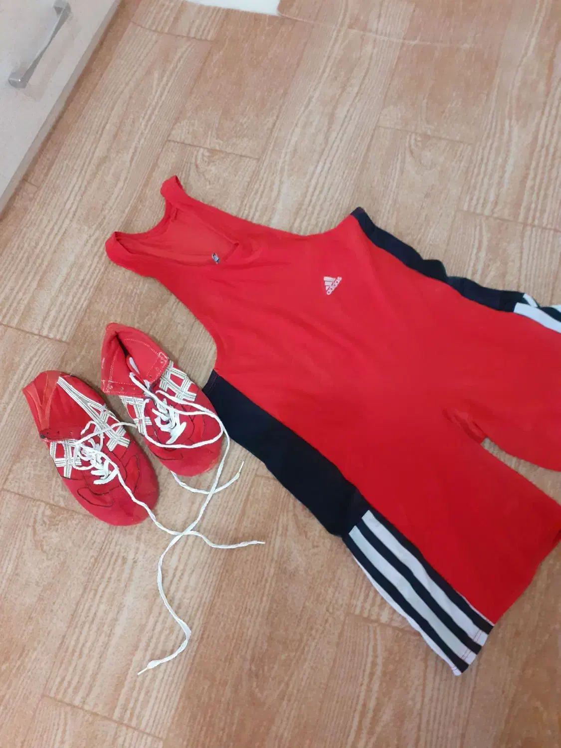 لباس ورزشی ۸۵۰|تجهیزات ورزشی|پرند, فاز ۳|دیوار