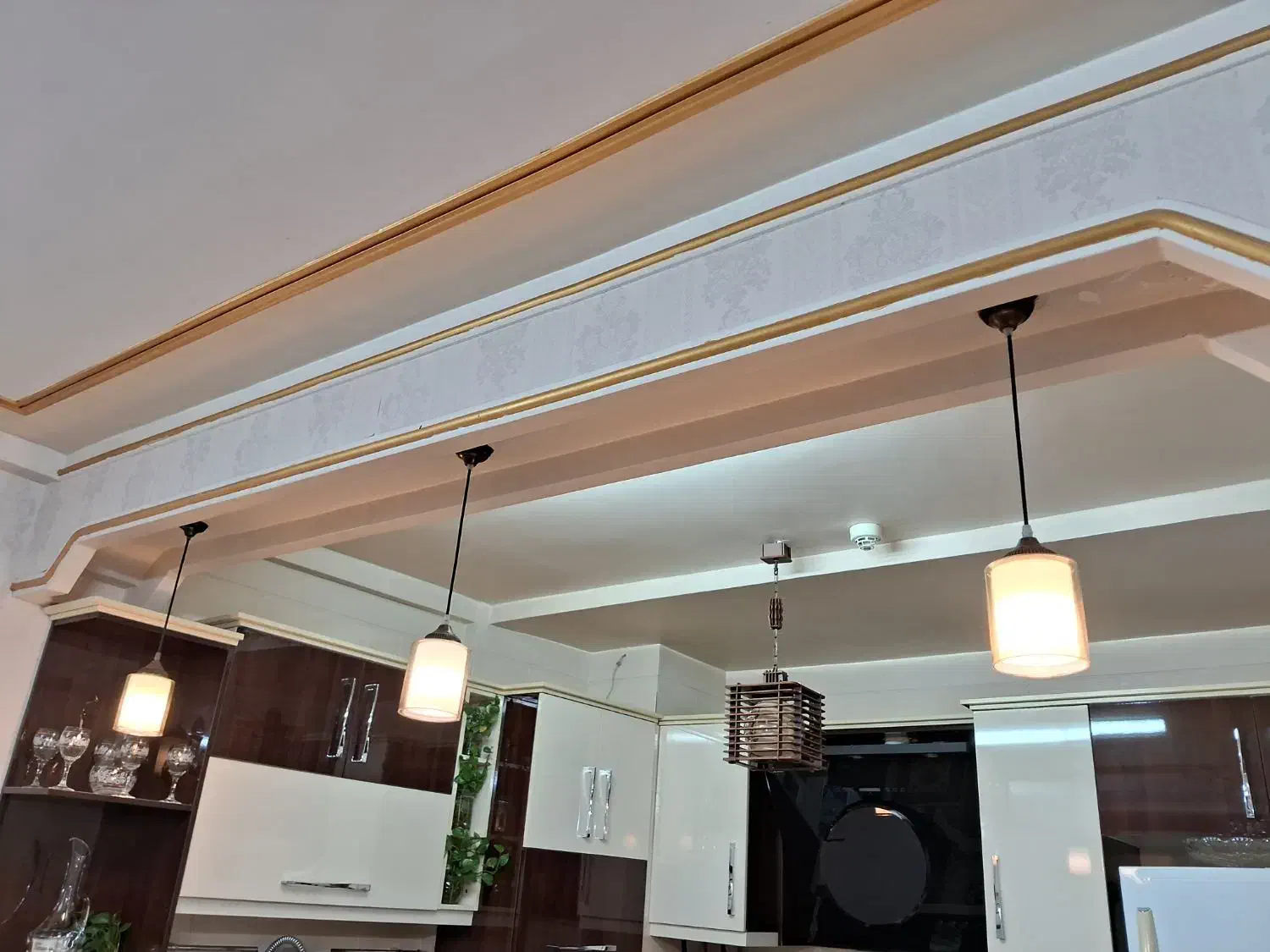 چراغ اویز|لوستر و چراغ آویز|قم, بنیاد|دیوار