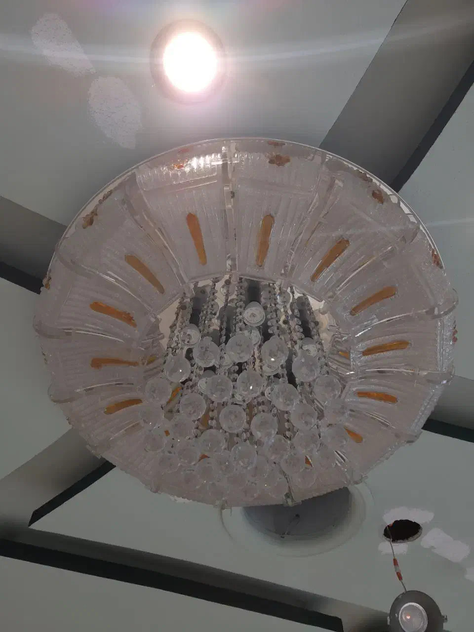 لوستر سقفی کریستالی کم کارکرد|لوستر و چراغ آویز|تبریز, |دیوار