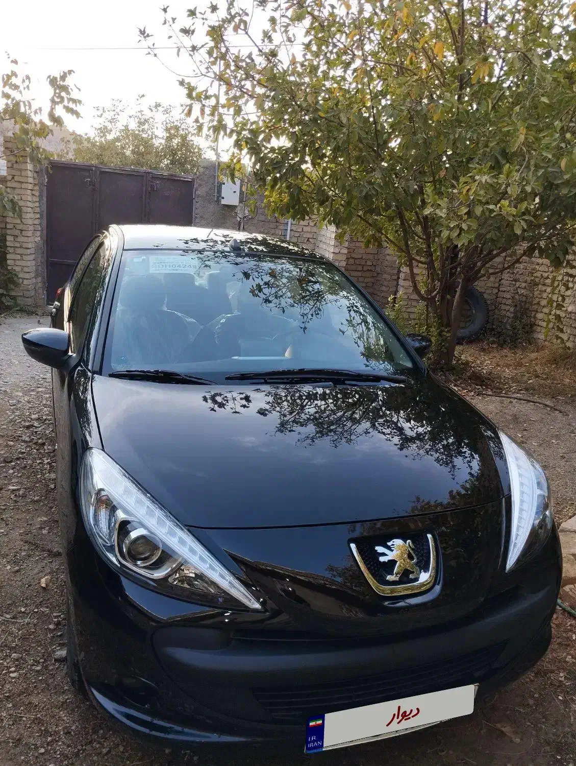 پژو ۲۰۷ سقف فلز مدل ۱۴۰۴|خودرو سواری و وانت|شیراز, شهرک سراج‎|دیوار