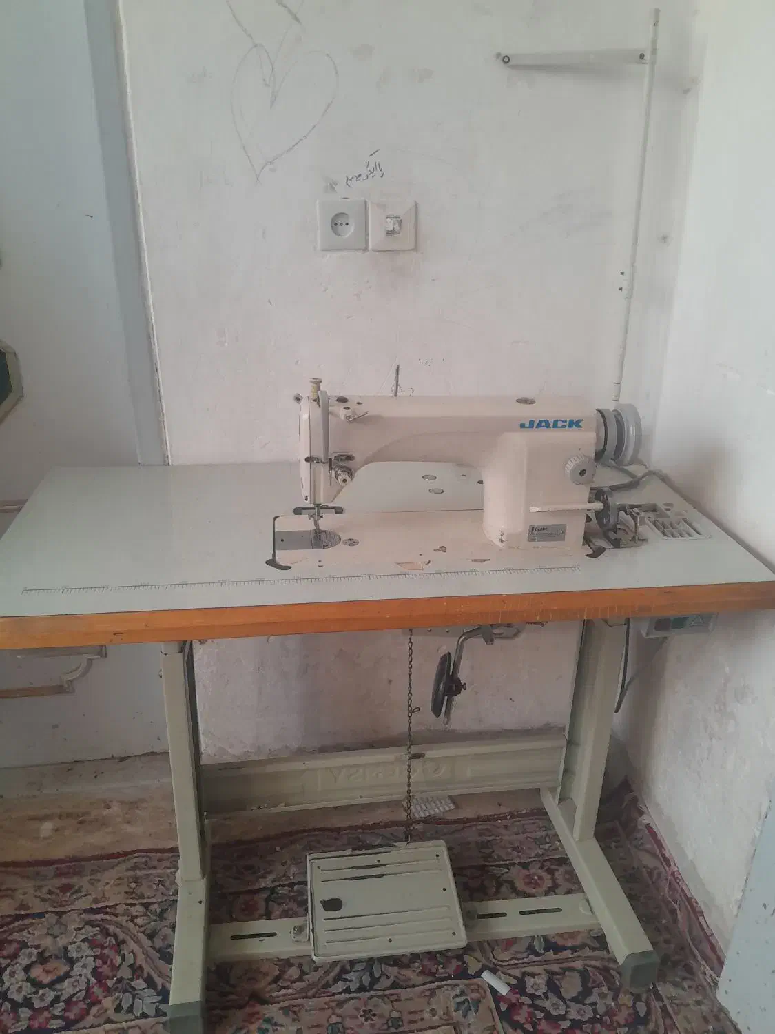 چرخ خیاطی راسته دوز|چرخ خیاطی و ریسندگی|میبد, |دیوار