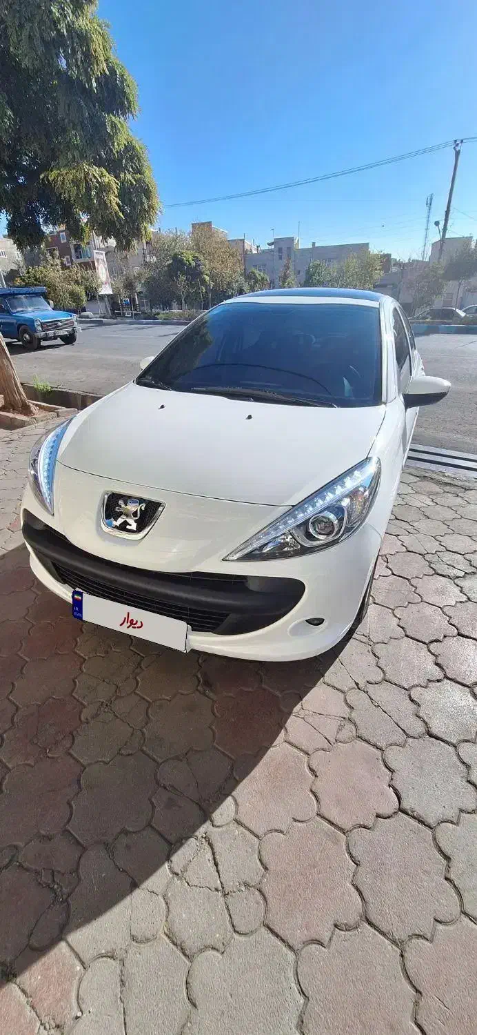 پژو 207i پانوراما اتوماتیک TU5P سفید مدل 1403|خودرو سواری و وانت|تبریز, |دیوار