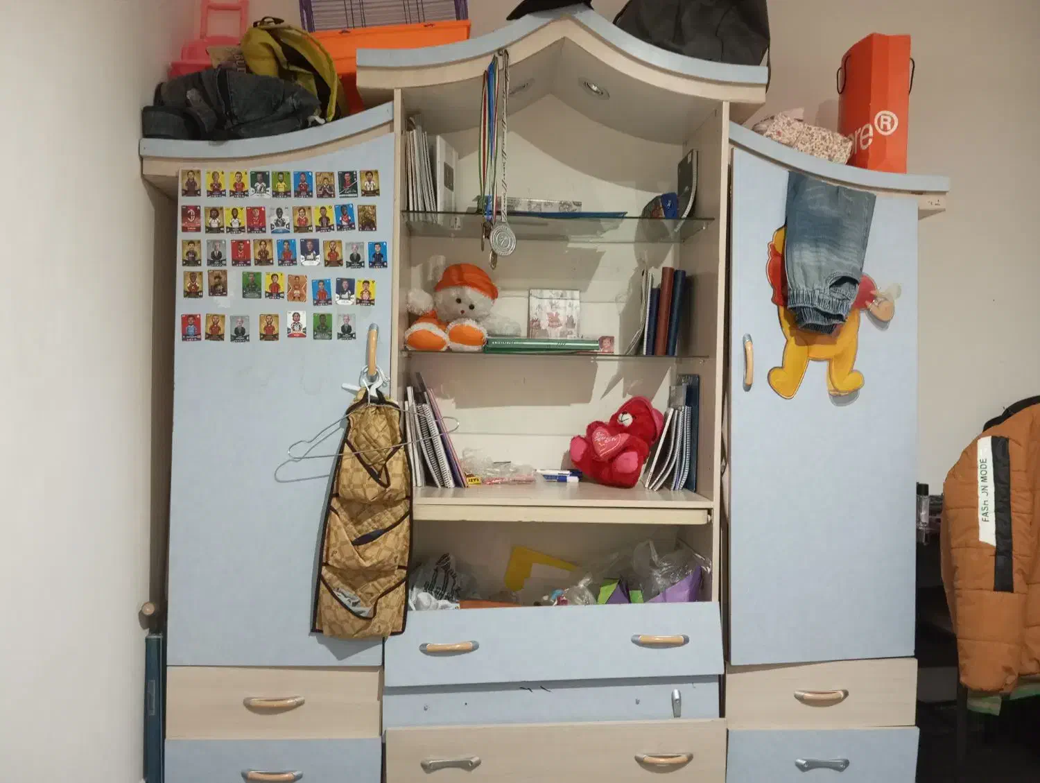 کمد|جاکفشی، کمد، دراور|شاهین‌شهر, اقبال لاهوری|دیوار