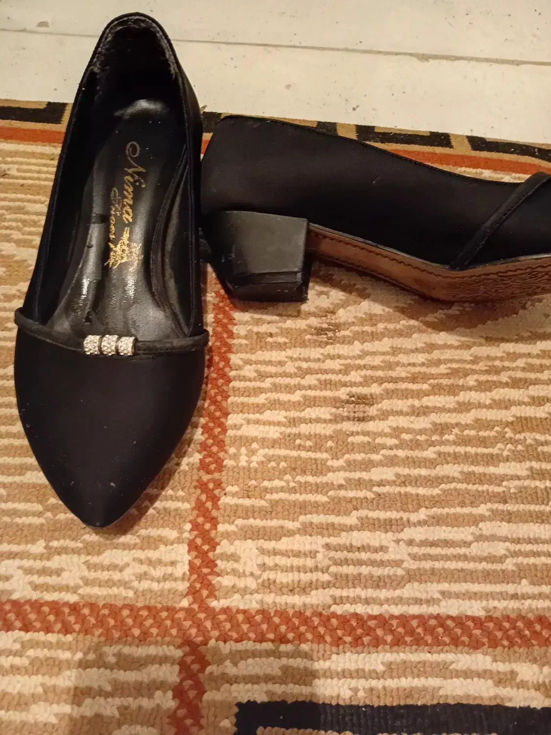 کفش|کیف، کفش، کمربند|جوانرود, |دیوار