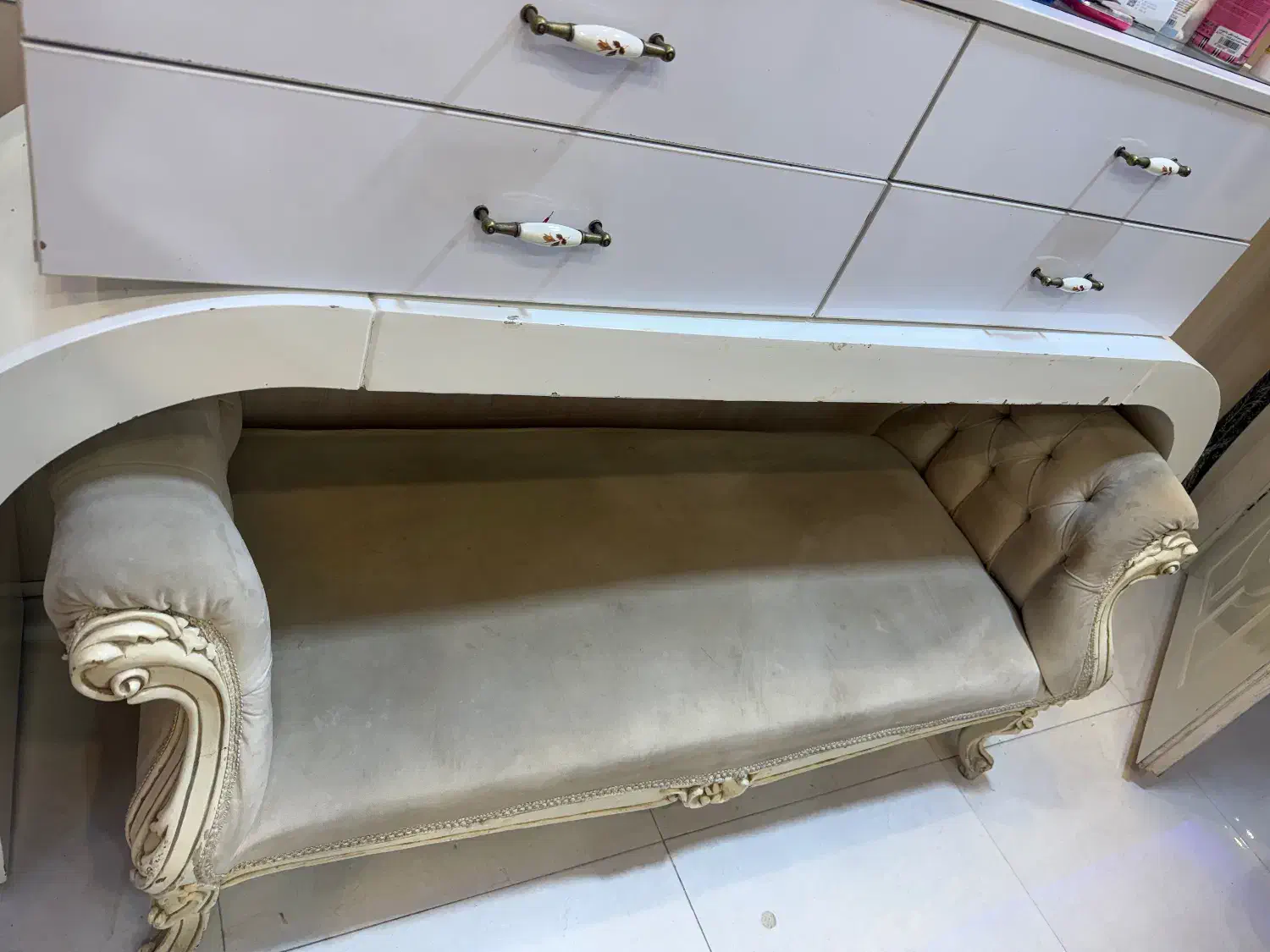 میز ناخن|آرایشگاه و سالنهای زیبایی|خرمآباد, |دیوار